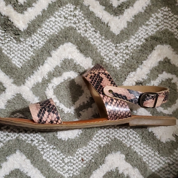 Like New Rock & Candy Bayrose Brown Snake Print Sandals - Picture 6 of 8